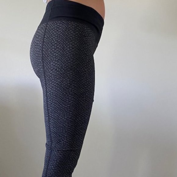 Under Armour Leggings size Medium - Picture 3 of 4